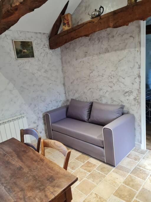 Petit Gite 18 Eme Tout Confort Saint-Germain-des-Fosses Exterior photo